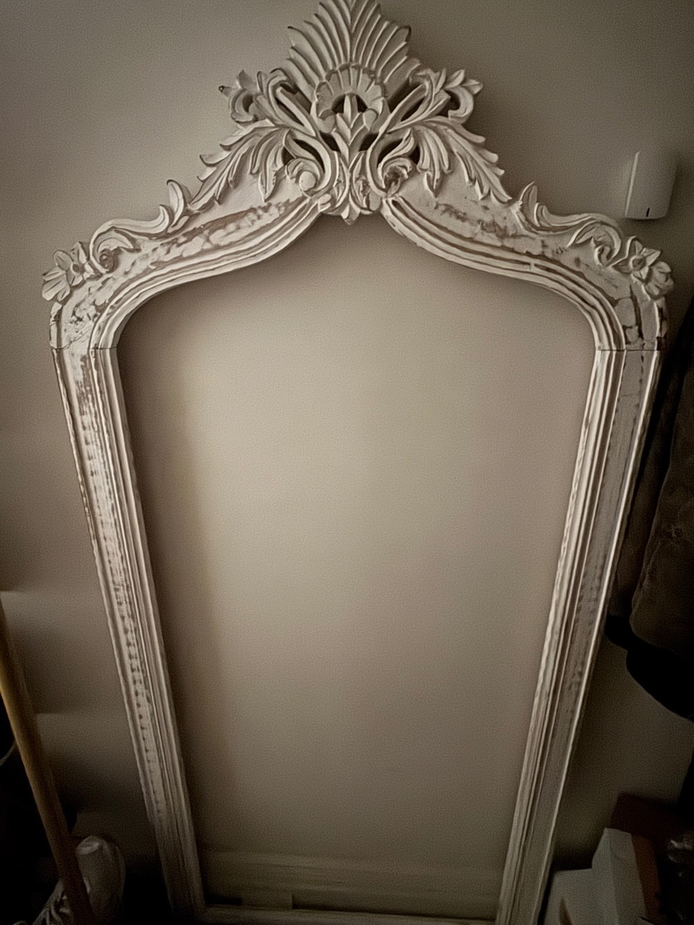 Ornate Vintage-Style Wall Frame in Distressed White Antique